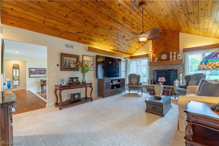 3445 Cornwall Drive, Canton, OH - Photo 3