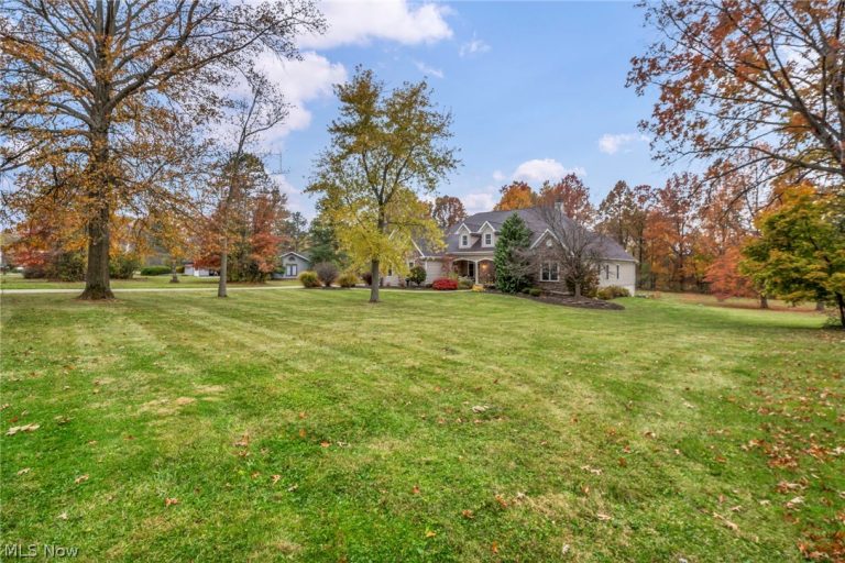 8933 Mountain View Drive, Mentor, OH - Photo 5