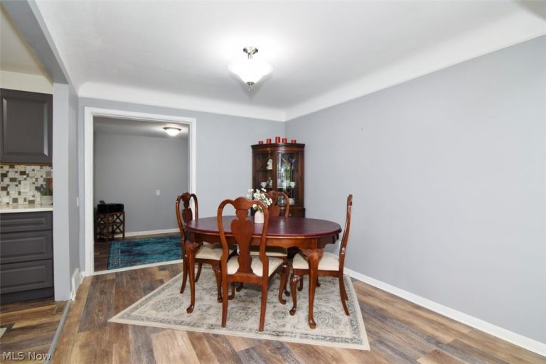 17407 Lomond Boulevard, Shaker Heights, OH - Photo 8