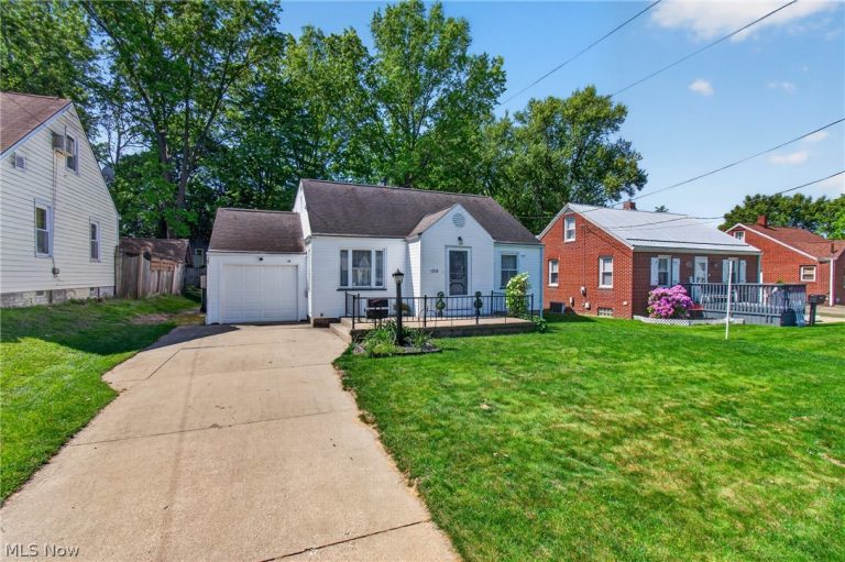 1208 39th Street, Canton, OH, 44709