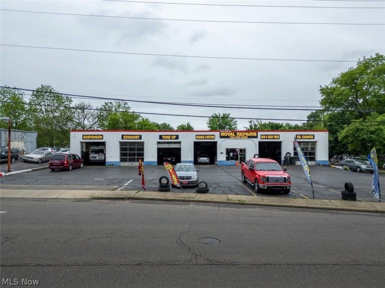 2234 Newton Street, Akron, OH - Photo 2