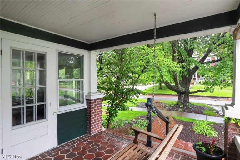 180 Montgomery Boulevard, New Concord, OH - Photo 4