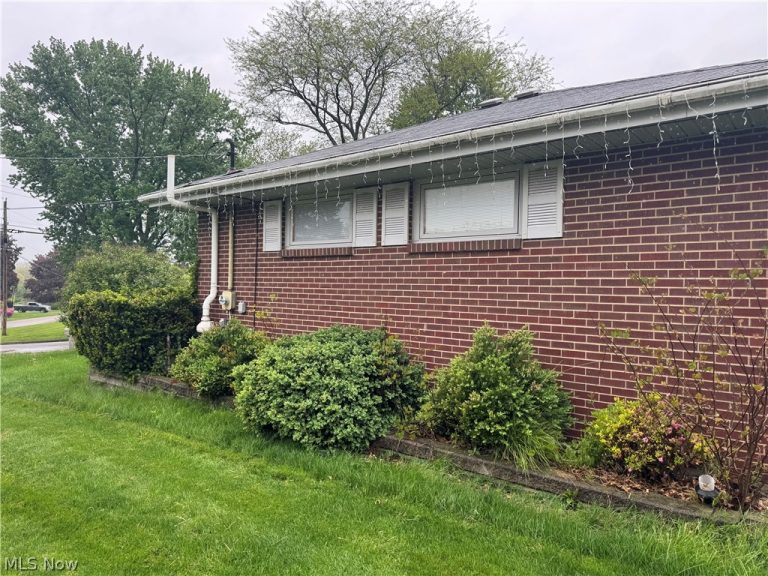 5606 Chandler Avenue, North Canton, OH - Photo 2