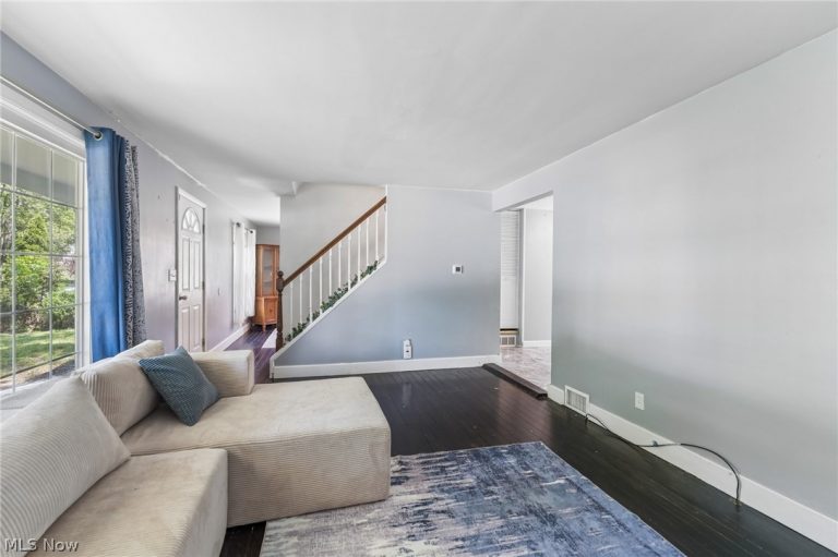 2369 Frederick Drive, Cuyahoga Falls, OH - Photo 4