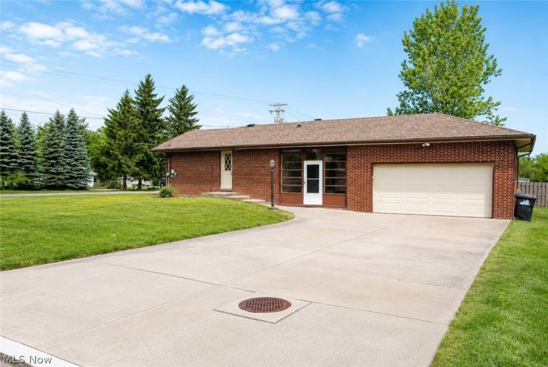 813 Hadcock Road, Brunswick, OH - Photo 4