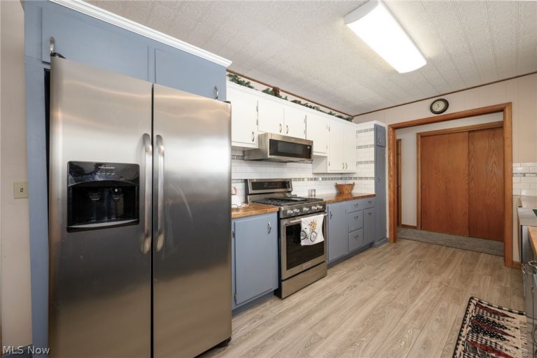 3366 Hommon Road, Ravenna, OH - Photo 4