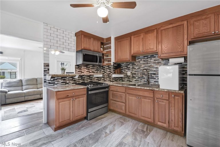 12506 Kirton Avenue, Cleveland, OH - Photo 2