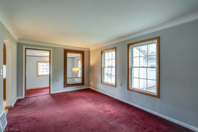 7086 MacKenzie Road, Olmsted Twp, OH - Photo 8