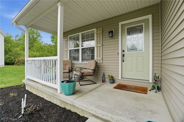 1397 Searay Cove, Painesville, OH - Photo 2