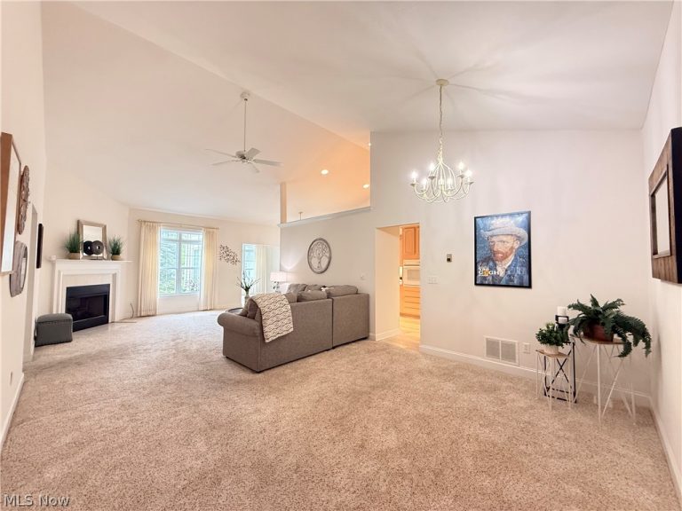 370 Rosebury Court, Mayfield Heights, OH - Photo 6