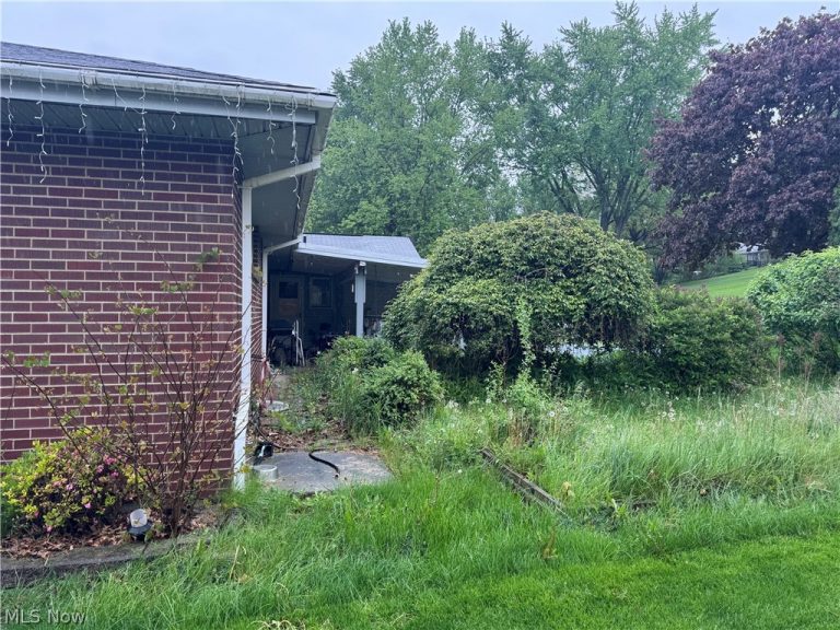 5606 Chandler Avenue, North Canton, OH - Photo 5