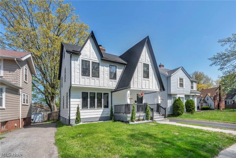 3741 Woodridge Road, Cleveland Heights, OH - Photo 4