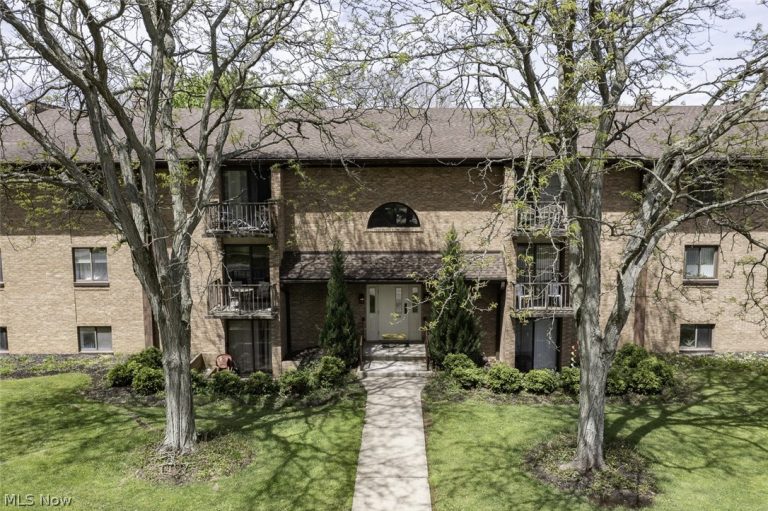 600 Tollis Parkway #209, Broadview Heights, OH, 44147