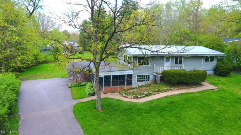 7620 Birchmont Drive, Chagrin Falls, OH, 44022