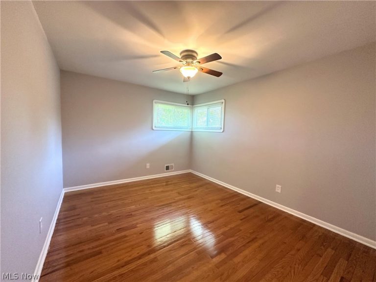 244 Starlight Drive, Seven Hills, OH - Photo 6