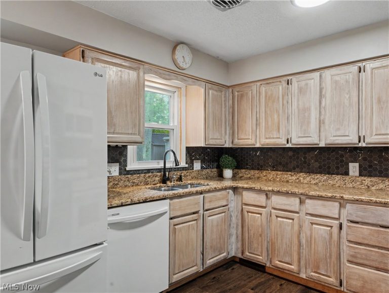 3439 Margaret Avenue, Stow, OH - Photo 8