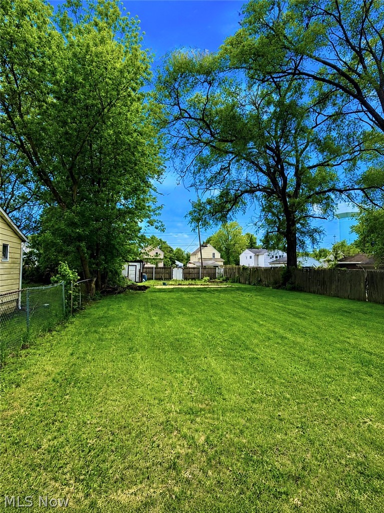 1624 33rd Street, Lorain, OH - Photo 2