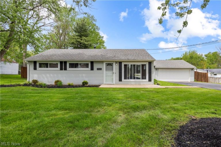 9868 Ridgewood Drive, Twinsburg, OH - Photo 2