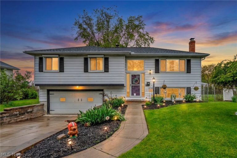 36729 Lakehurst Drive, Eastlake, OH, 44095