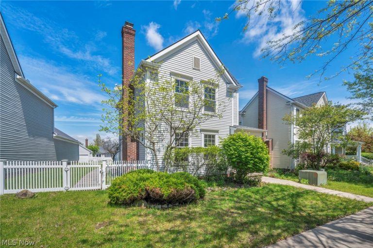 9747 Gates Avenue, Cleveland, OH - Photo 3