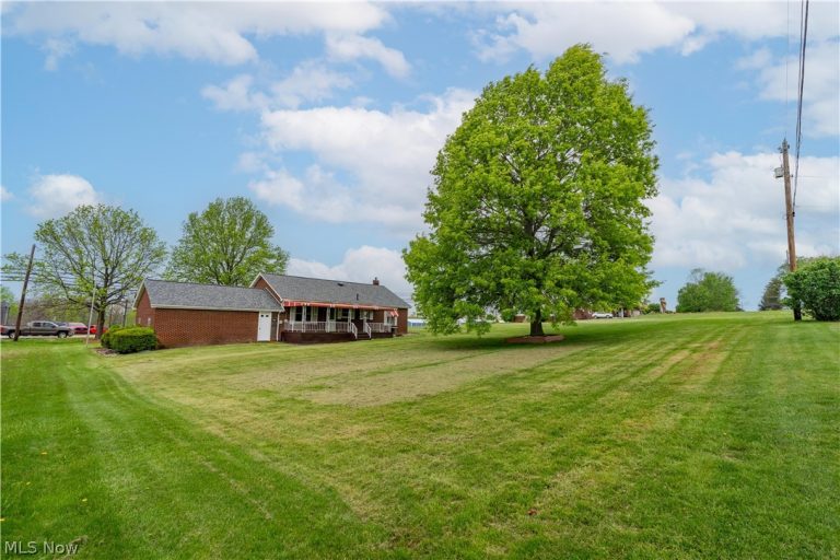 818 Canton Road, Carrollton, OH - Photo 2