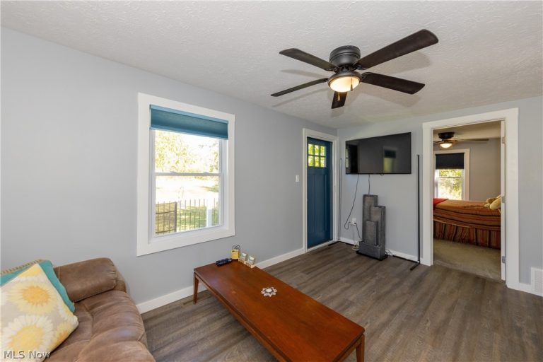 1366 Twinsburg Road, Macedonia, OH - Photo 6