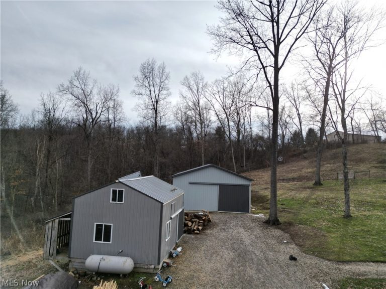 21252 OXFORD Road, Salesville, OH - Photo 8