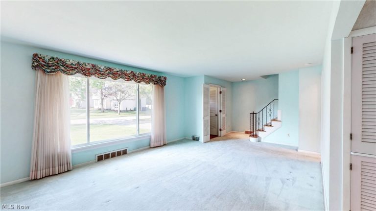 5297 Marian Drive, Lyndhurst, OH - Photo 8