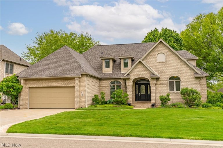 3790 Woodleigh Avenue, Canton, OH - Photo 2