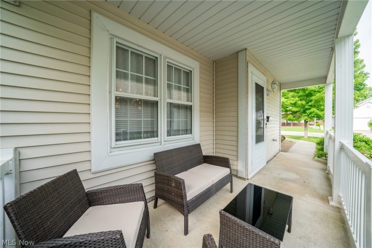 19374 Lauren Way, Strongsville, OH - Photo 4