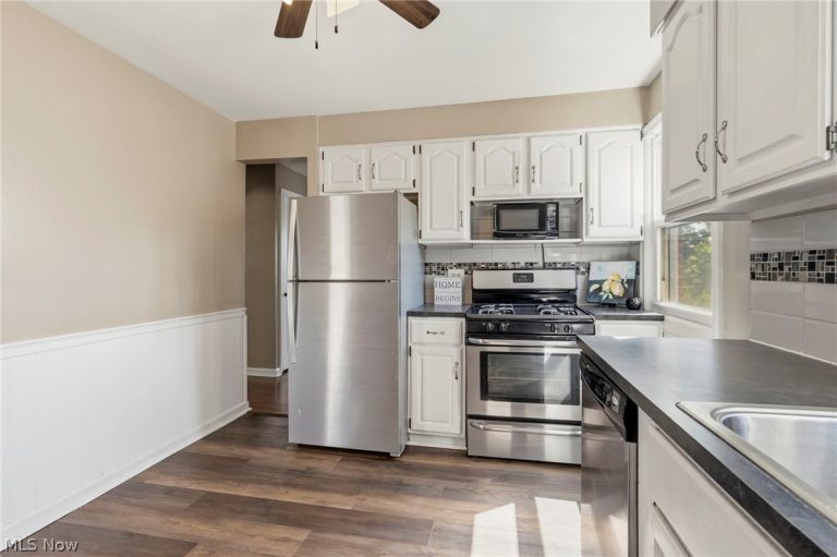 1437 Deville Avenue, Canton, OH - Photo 8