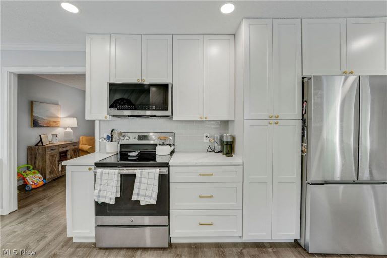 7850 Country Court, Mentor, OH - Photo 5