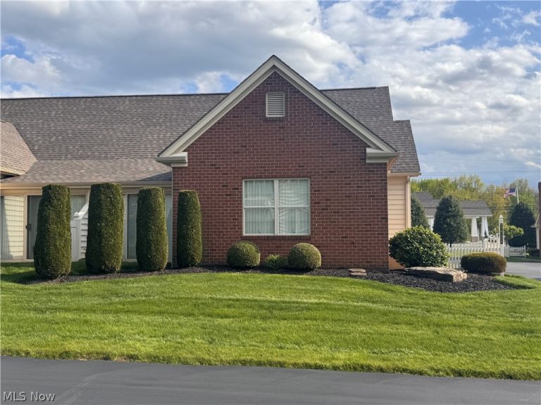 216 Village Court, Columbiana, OH - Photo 5