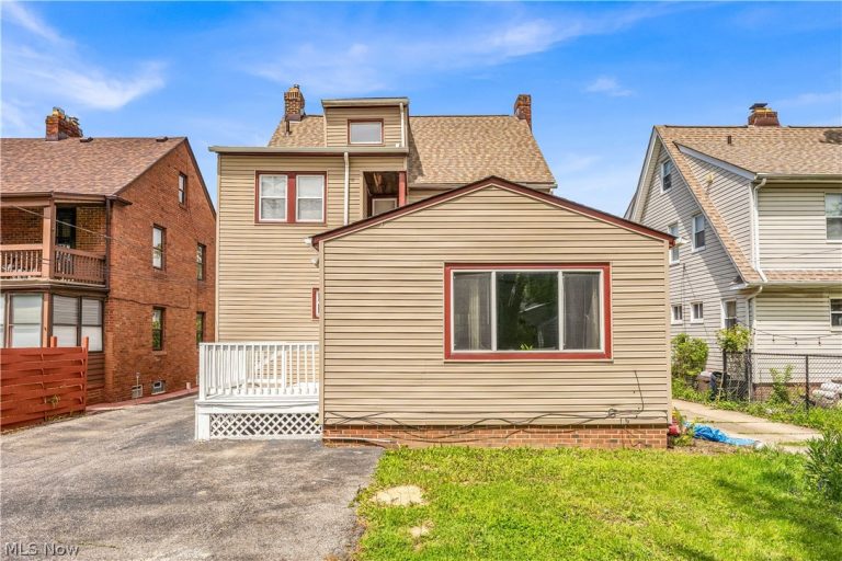 3618 Farland Road, University Heights, OH - Photo 6