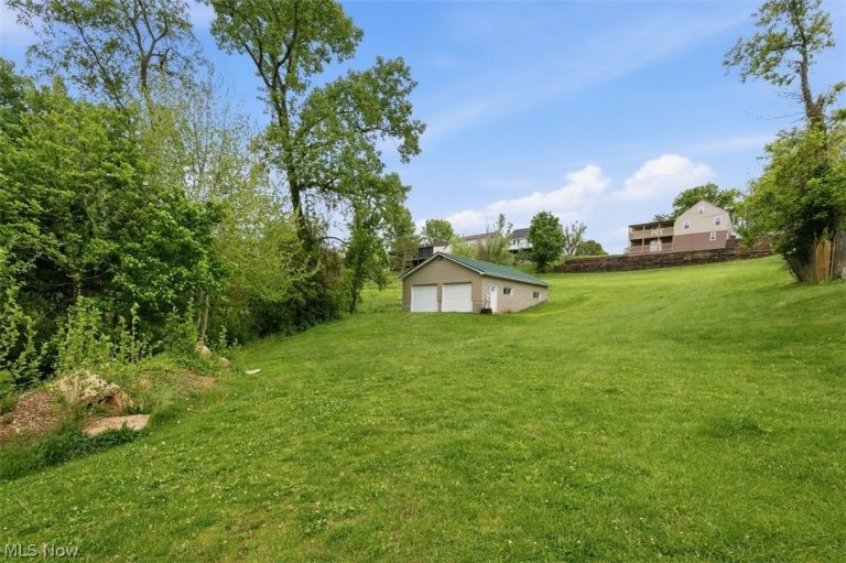 14th Avenue, Parkersburg, WV, 26101