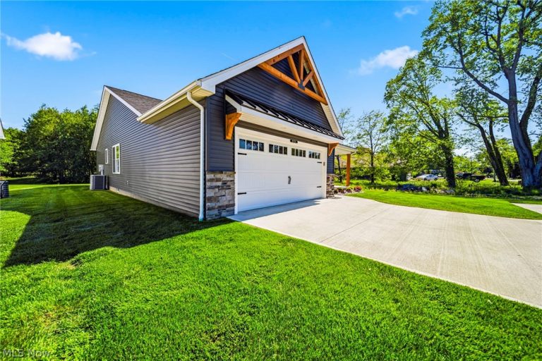 975 Lake Road, Conneaut, OH - Photo 4