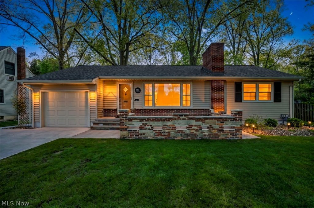 117 Tomahawk Drive, Avon Lake, OH