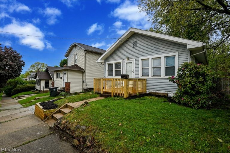1465 Laffer Avenue, Akron, OH - Photo 2