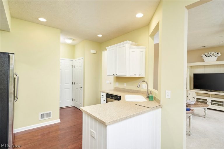 438 Turner Drive, Copley, OH - Photo 8