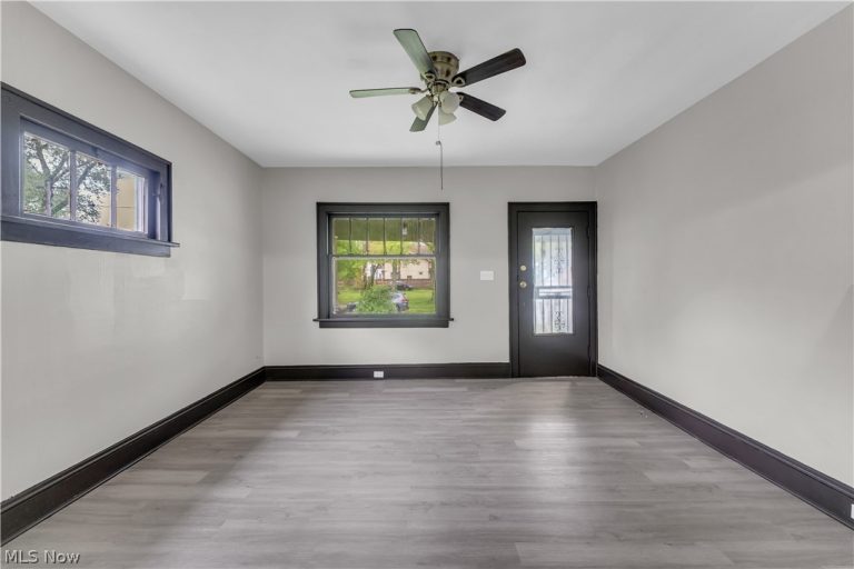 1144 145th Street #1/Right, Cleveland, OH - Photo 4