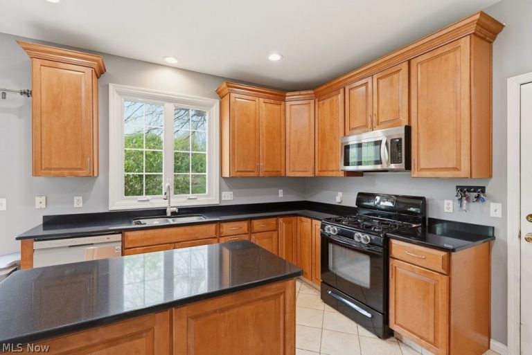 558 Alliance Drive, Northfield, OH - Photo 2