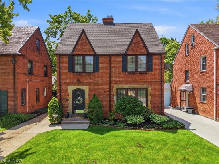 3854 Meadowbrook Boulevard, University Heights, OH, 44118