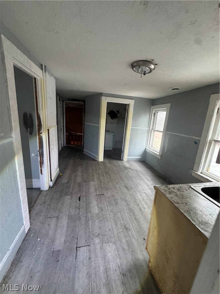 3008 Roanoke Avenue, Cleveland, OH - Photo 2