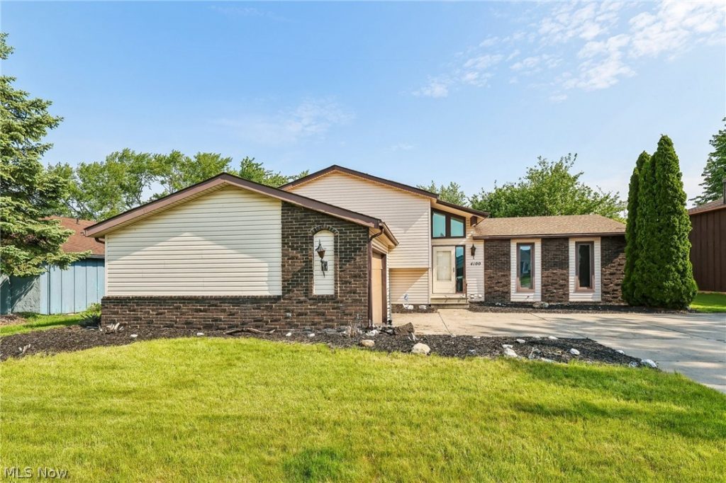 4100 Ivanhoe Drive, Lorain, OH