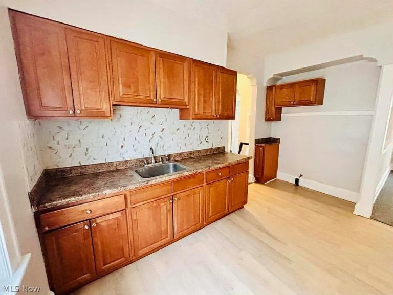 3677 153rd Street #UP, Cleveland, OH - Photo 2