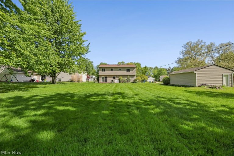 26917 Oxford Park Lane, Olmsted Twp, OH - Photo 6