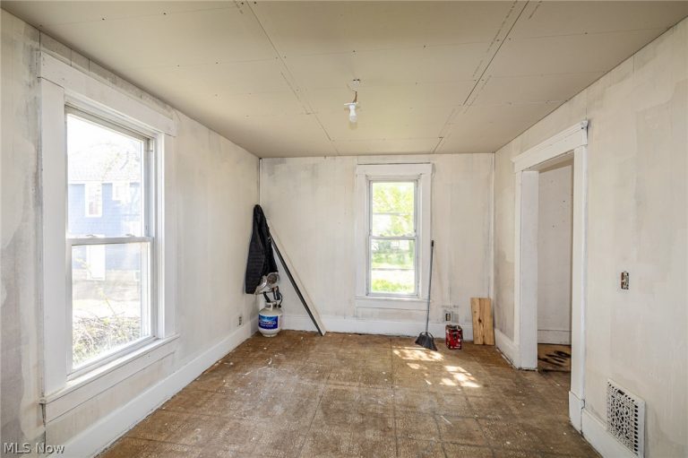 1107 2nd Street, Lorain, OH - Photo 3