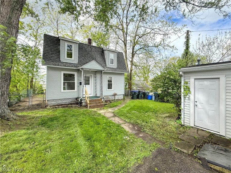 242 Orchard Avenue, Cuyahoga Falls, OH - Photo 3