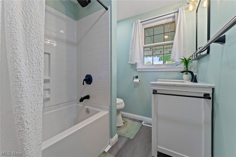 51 Renwick Drive, Poland, OH - Photo 6