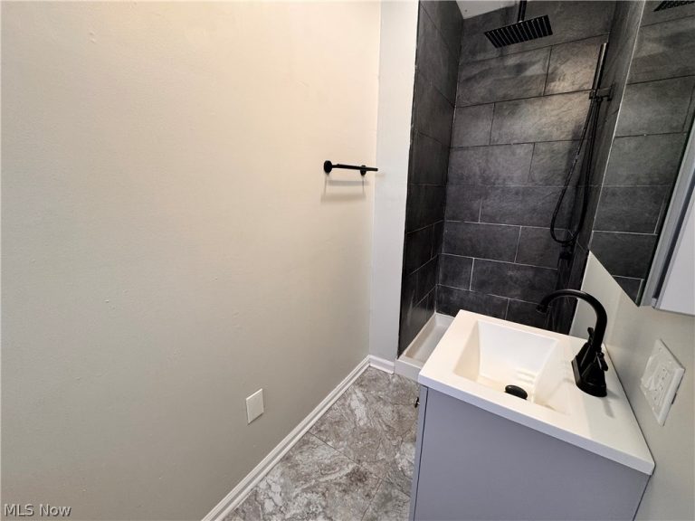 4106 Lee Road, Cleveland, OH - Photo 6